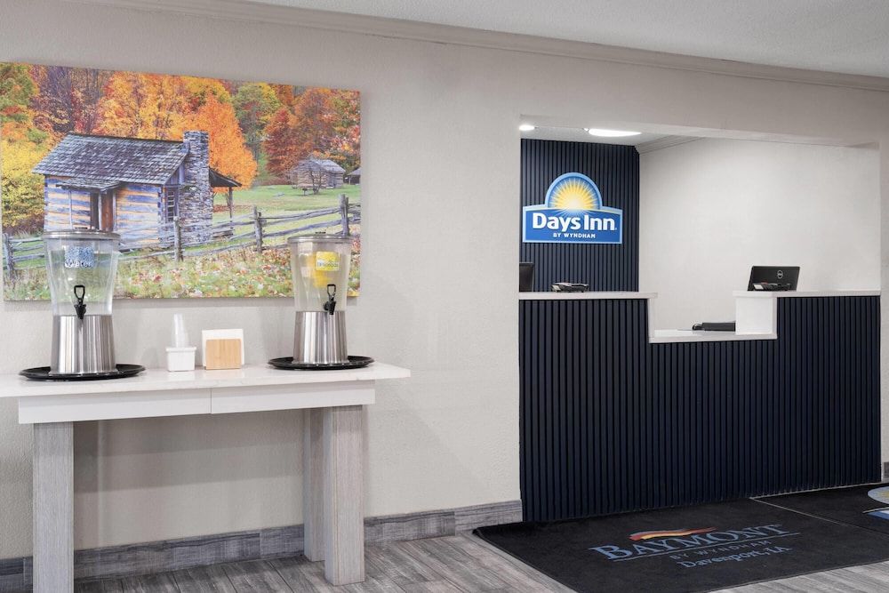 Days Inn By Wyndham Davenport 2