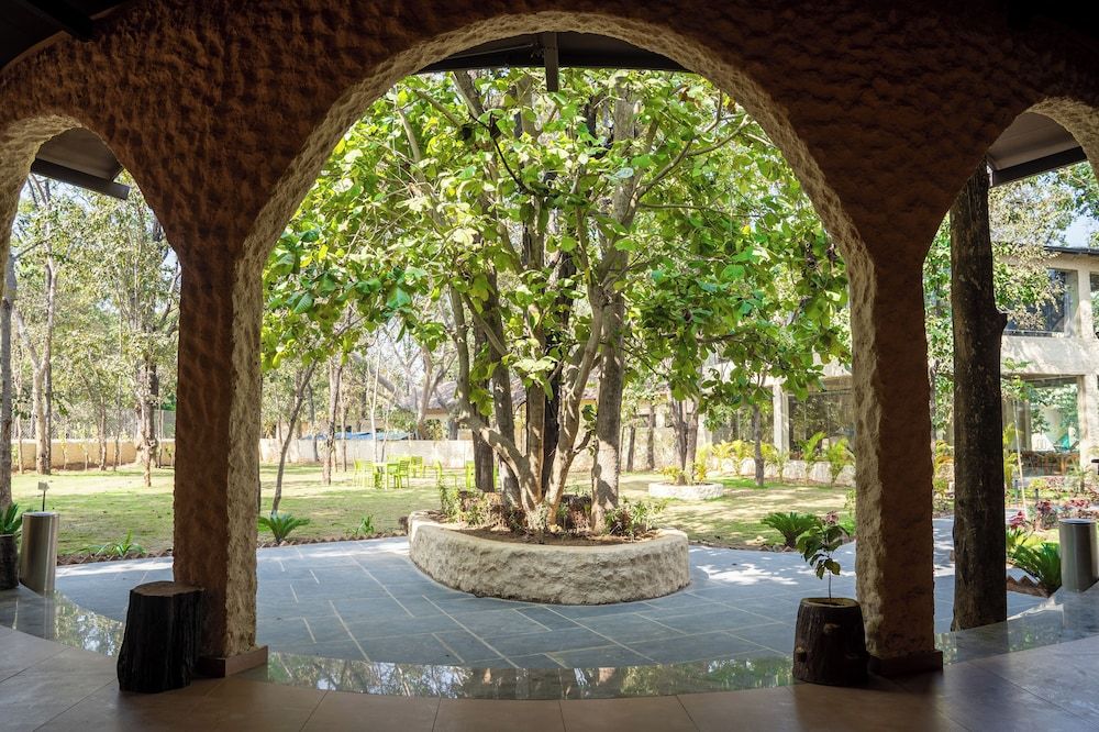 Citrus Prime Kanha Resort And Villas 2