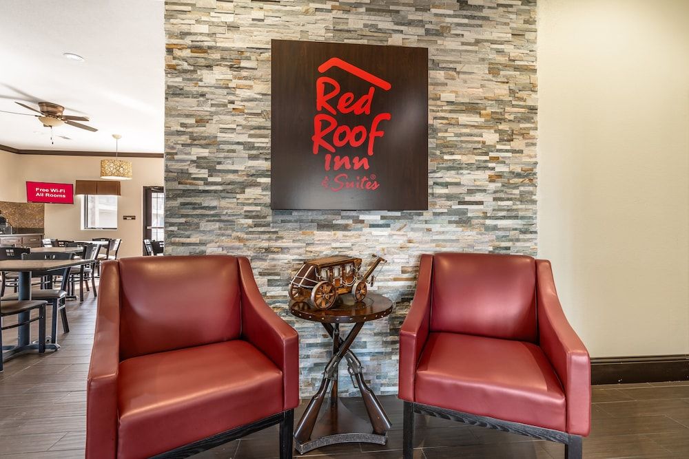 Red Roof Inn & Suites Sulphur Springs 2