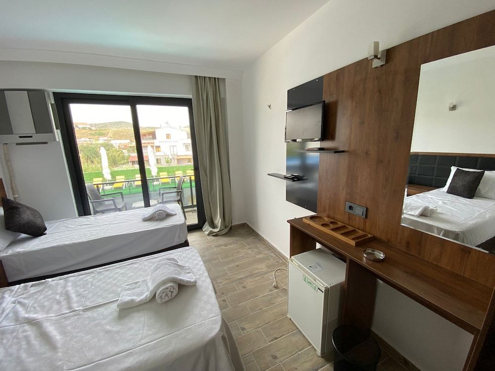 Atas Aqua Otel Avsa 3