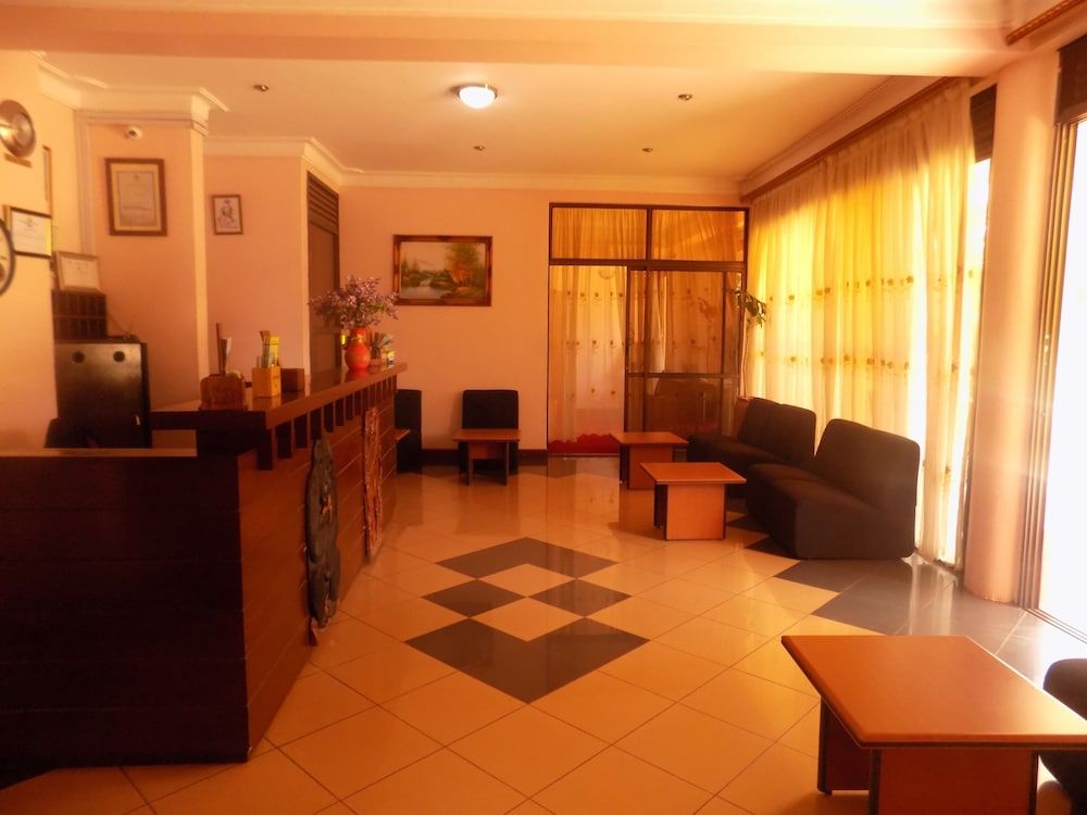 Entebbe Travelle'rs Inn 2