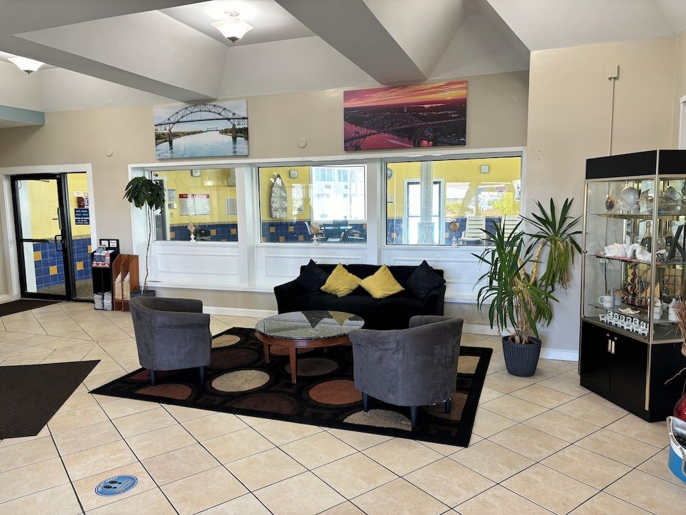 Admiralty Inn & Suites - a Red Collection Hotel 2