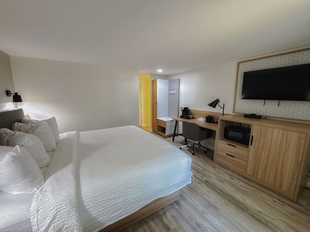 The Earl of Sandwich Motel 3