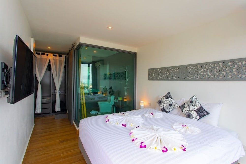 Baan Saint Tropez Villas Kata Beach 2