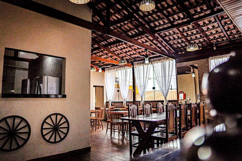 Hotel Nixon -1 estrelas em Itaí