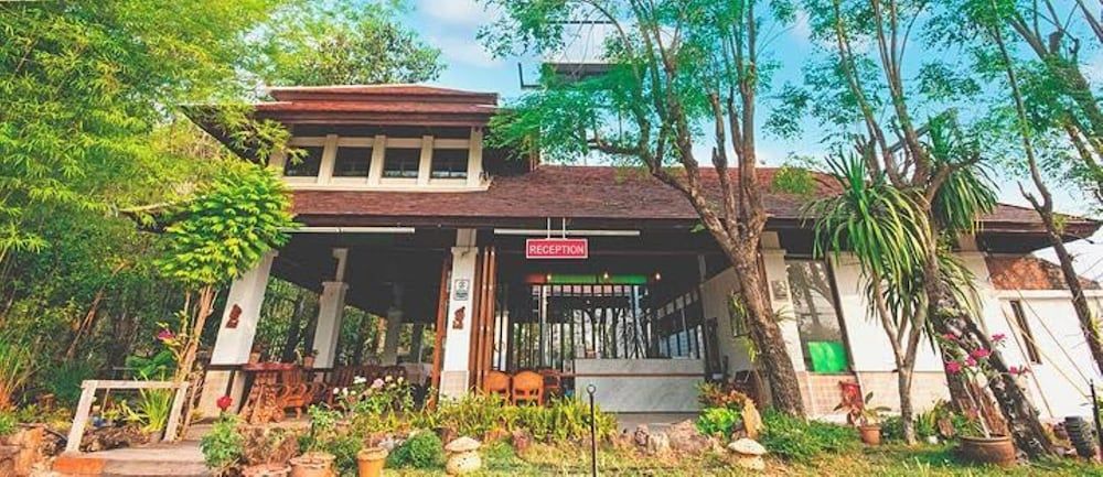 Tak Andaman Resort & Hotel 2 étoiles à Tak