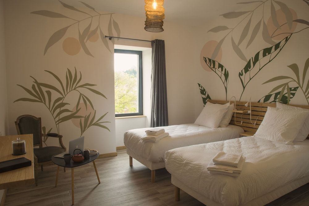 L Ha Tel Du Garage Des Cevennes 2