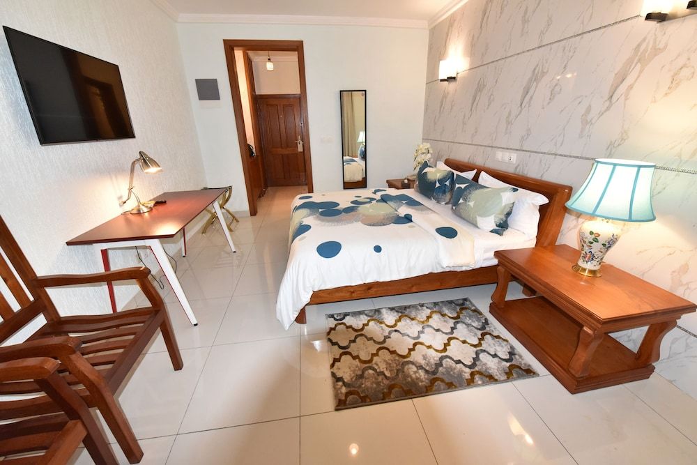 Adamaoua Grand Hotel City 2 étoiles à Douala