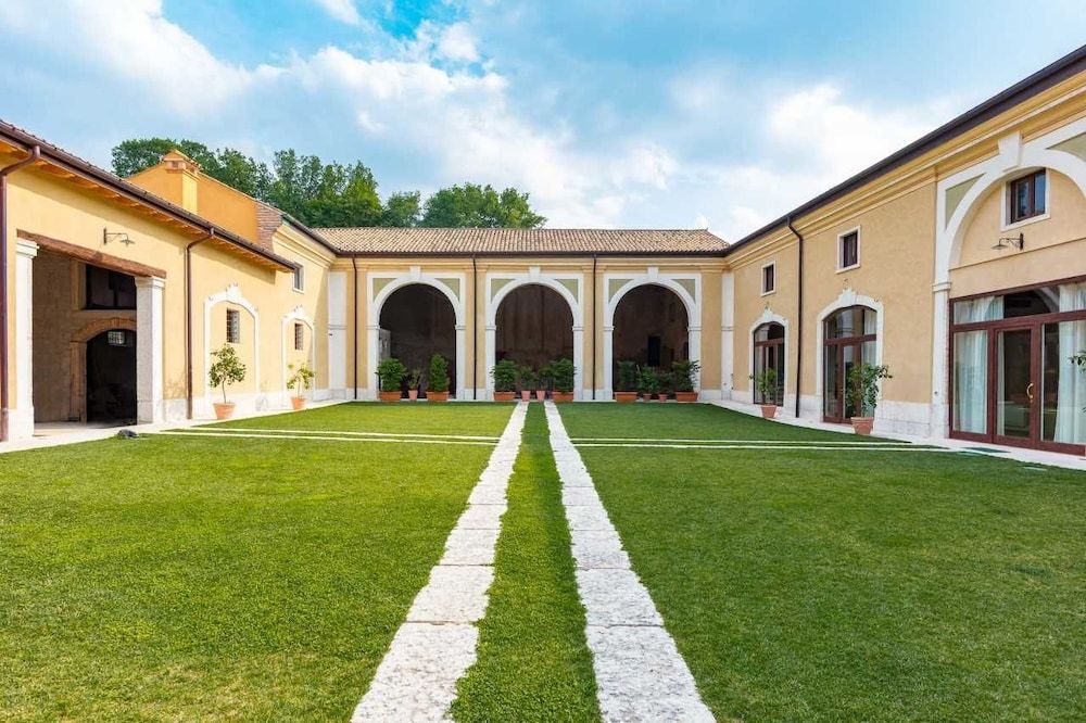 Villa Padovani Relais de Charme -1 estrelas em Pastrengo