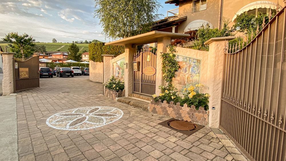 La Rosa Gialla -1 estrelas em Barolo