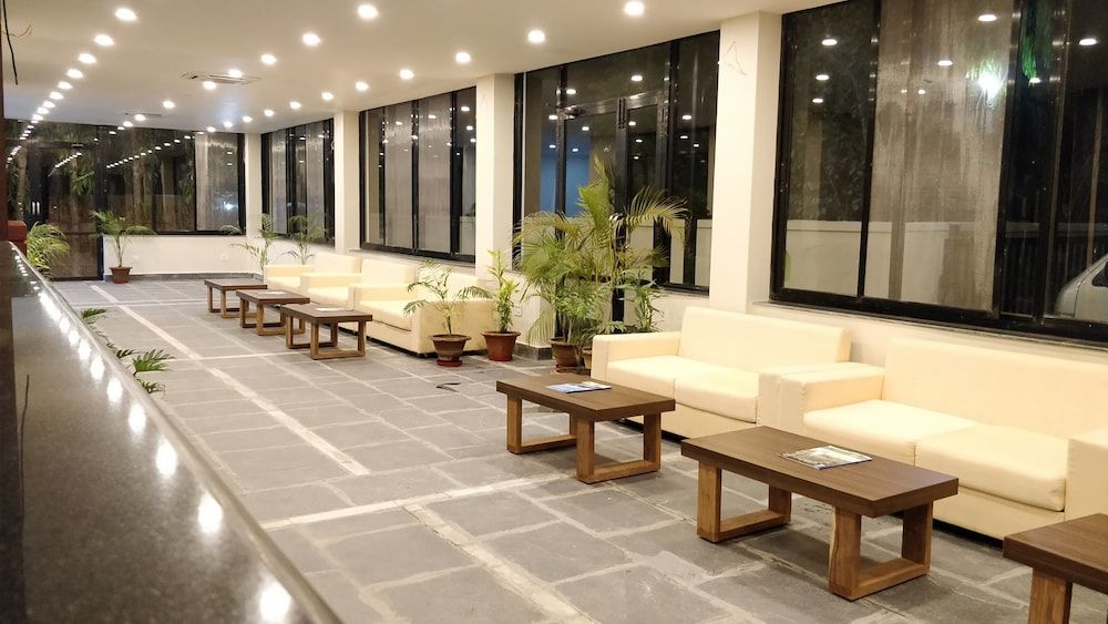 Rhino Land Jungle Lodge 2