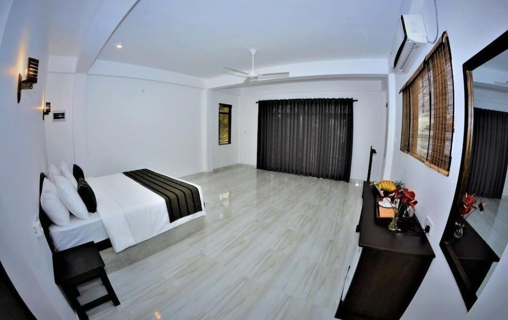 Ashansa Lagoon Resort 2