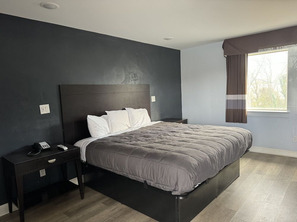 Budget Inn Danville 3