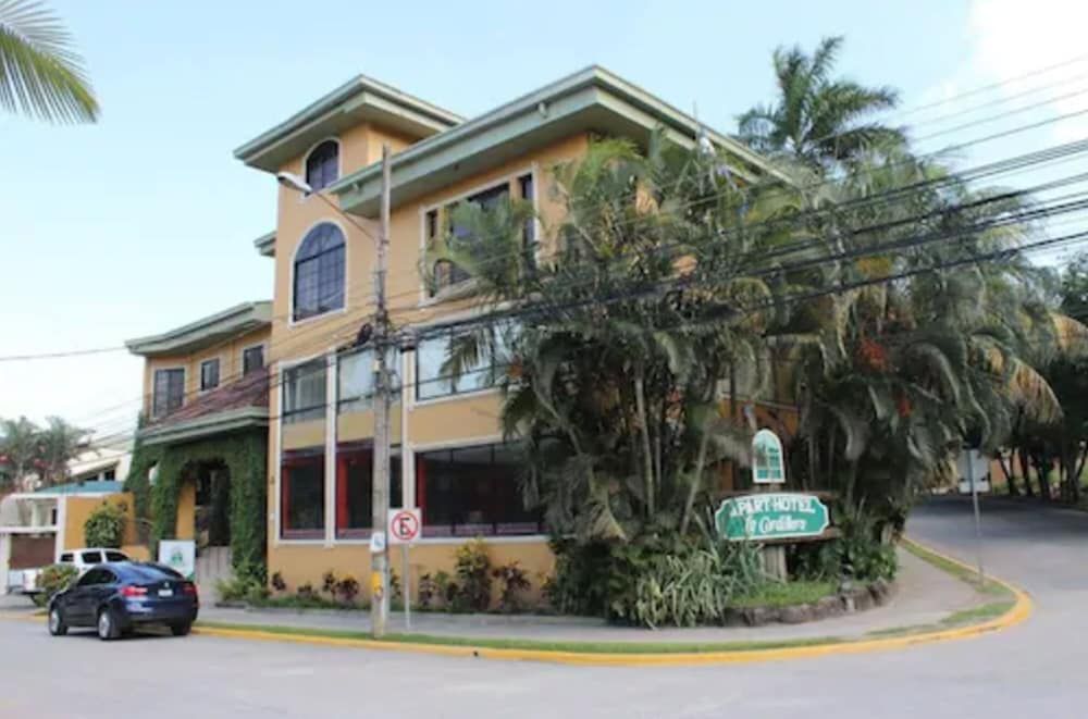 Aparthotel La Cordillera 5 étoiles à San Pedro Sula