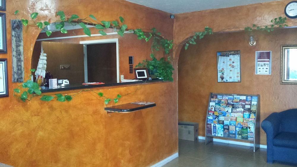 Carefree Inn Flatonia 3