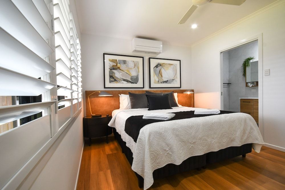 Birds 'n' Bloom Cottages 2