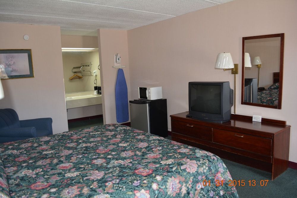 Camilla Inn & Suites 3