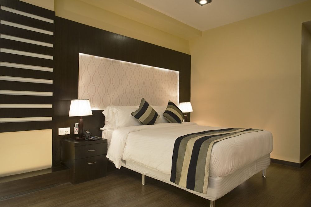United Business Hotel 3