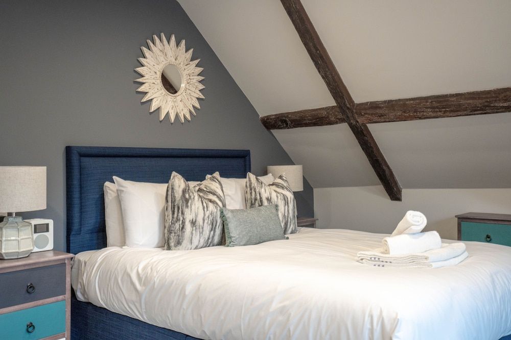 Old Abbey House Hotel 3