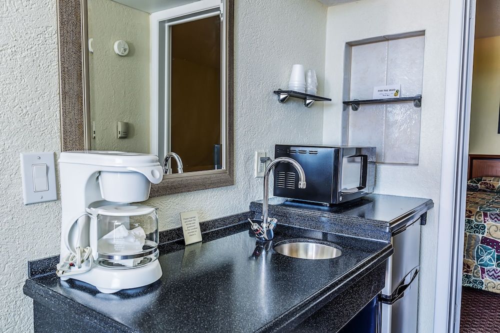 The Crusader Oceanfront Family Resort 3