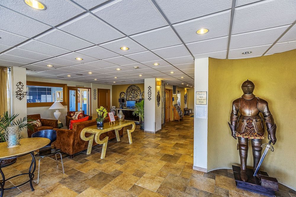 The Crusader Oceanfront Family Resort 2