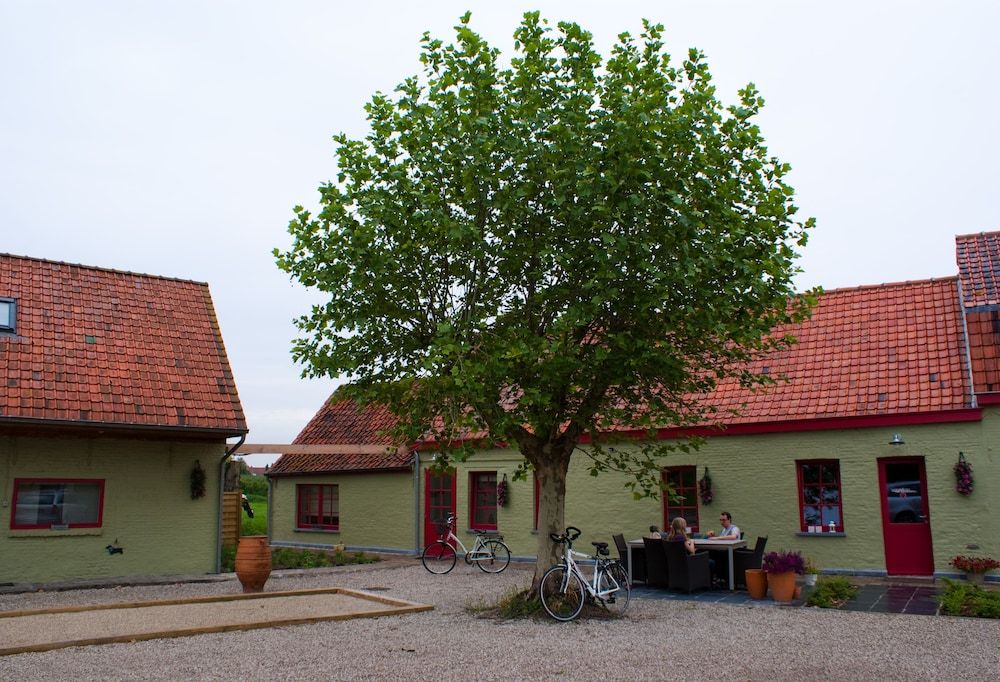 De Zoete Kers B&B -1 estrelas em Wakken