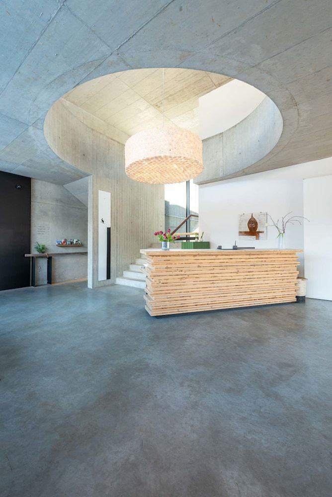 quartier - Lodges Tagesbar Forum 2