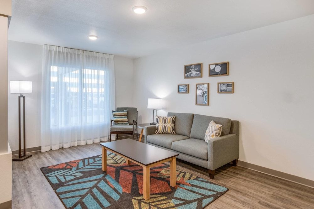 Woodspring Suites Detroit Farmington Hills 2