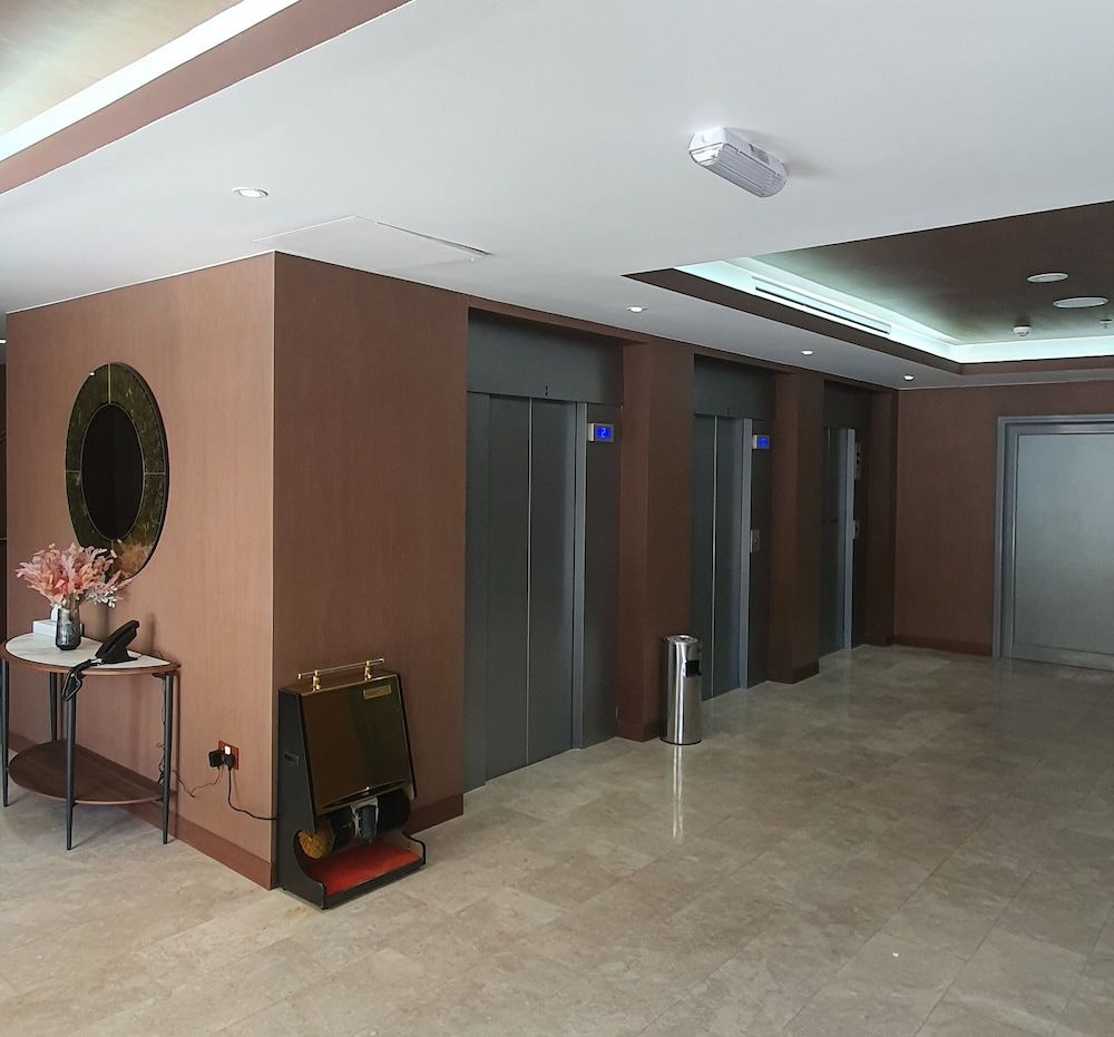 Riggae Tower Hotel 2