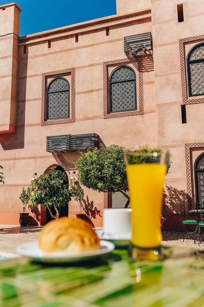 Riad Zinaida -1 stelle a Sidi Bouzguia