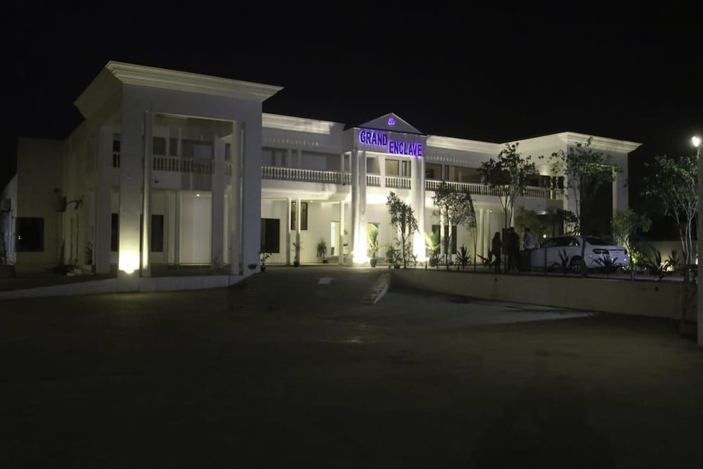 Grand Enclave 4 étoiles à Lahore