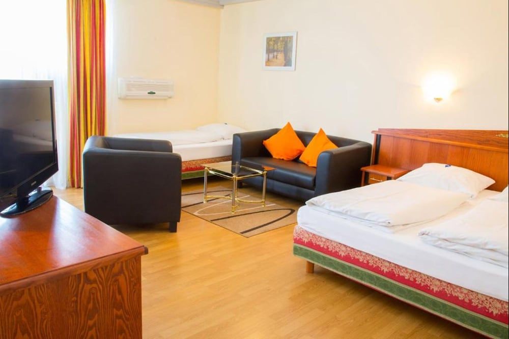 Aparthotel Landau An Der Isar 3