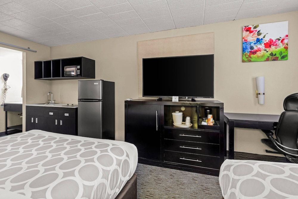 Suburban Studios Altoona -1 estrelas em Altoona