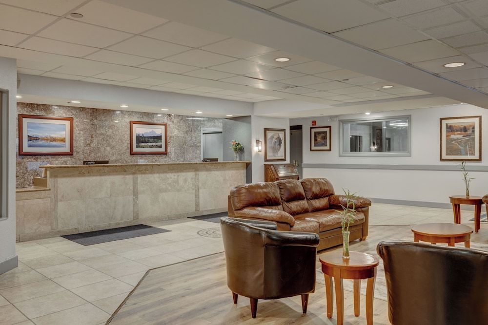 Riverside Hotel & Conference Center 3