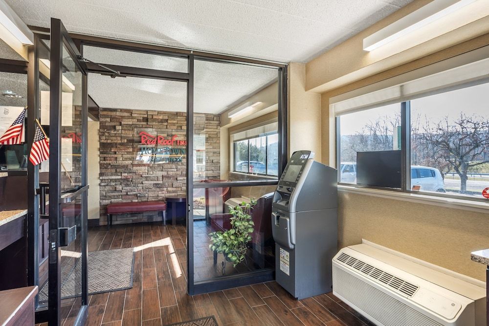 HomeTowne Studios by Red Roof Danville, PA 2