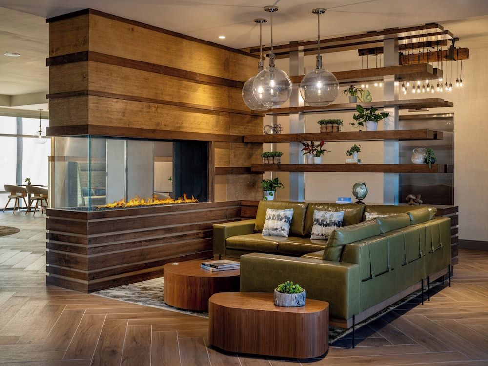 Even Bozeman Yellowstone Intl Arpt 3