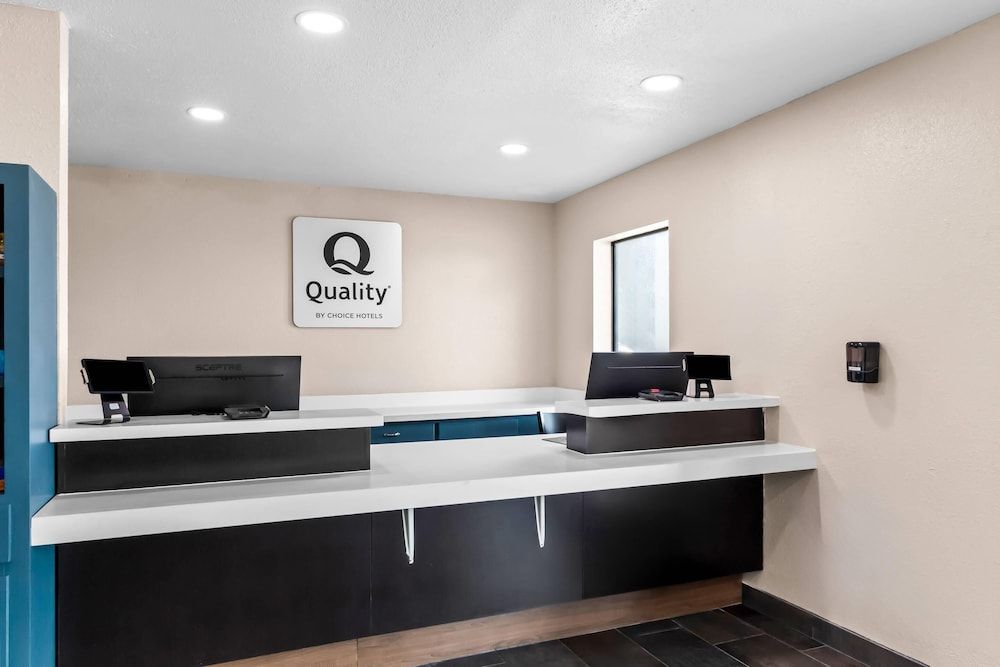 Quality Inn & Suites Port Lavaca near Lighthouse Beach 3