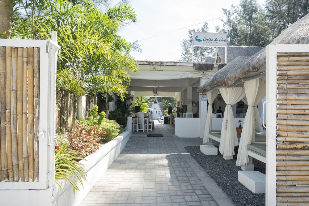 Costas De Liwa Bar & Beach Resort 2
