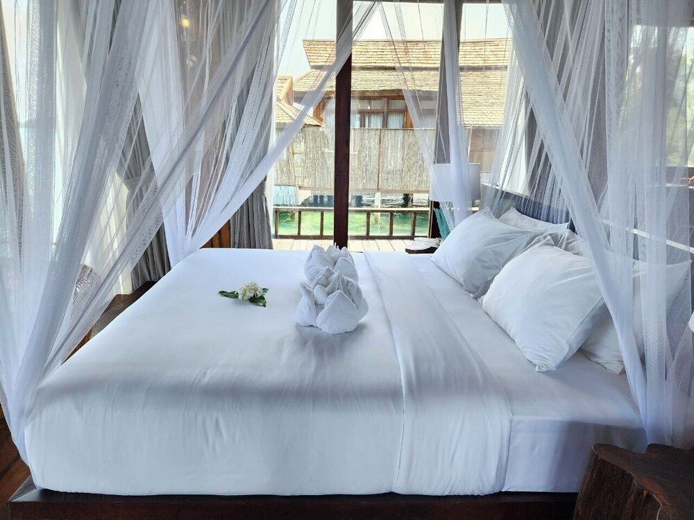 Full Moon Island Resort 2