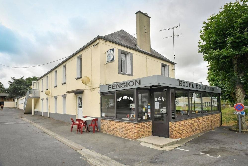 HvÔøΩtel Et Restaurant De La Gare Torigny-les-villes -1 estrelas em Torigni-sur-Vire