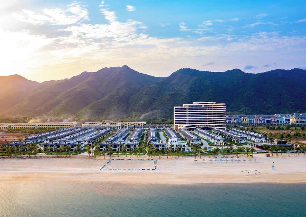 Wyndham Garden Sonasea Van Don 5 étoiles à Cái Rồng