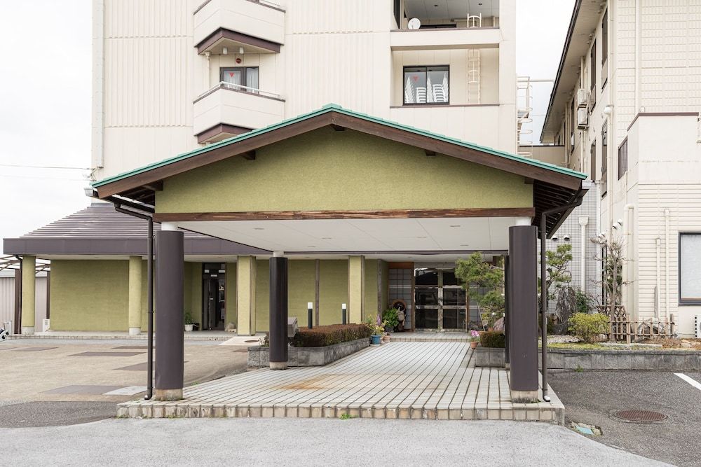Tabist Business Hotel Kurama Hikone -1 estrelas em Takamiya