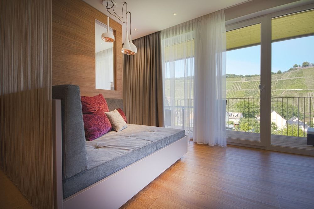 Hotel Restaurant zur Marienburg -1 estrelas em Pünderich