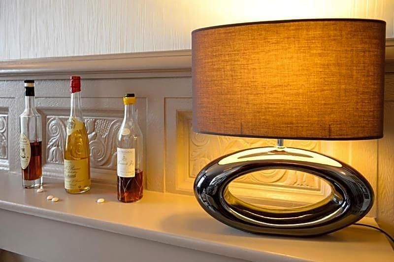 Logis Hv Tel Restaurant De La Poste 3 estrelas em Le Mêle-sur-Sarthe