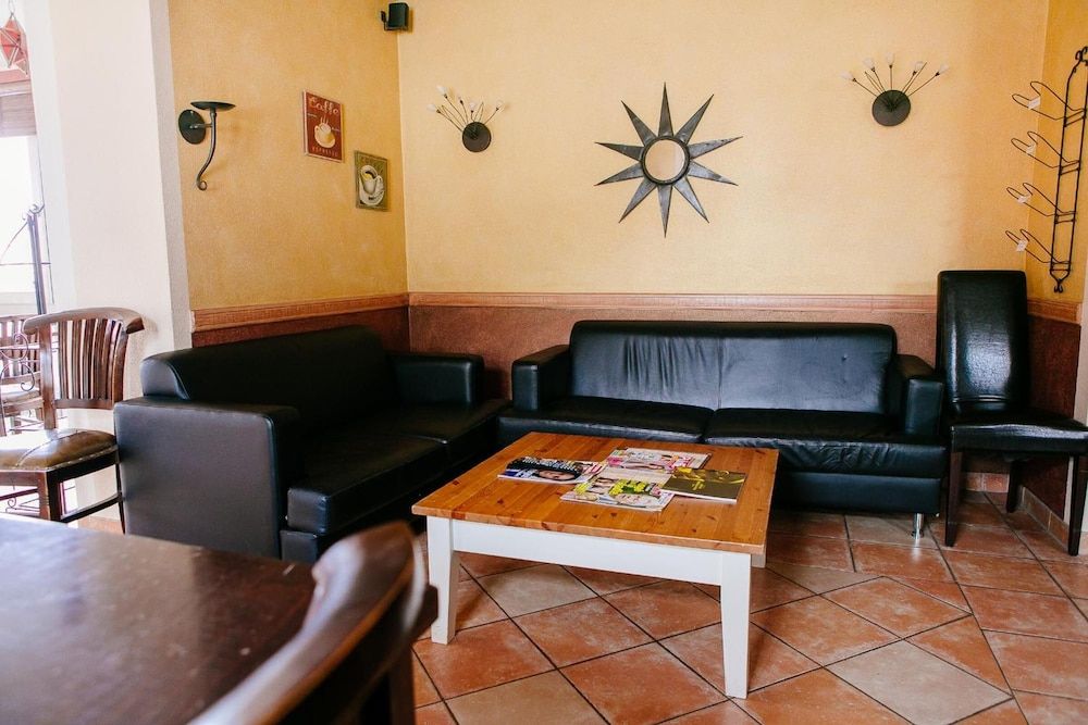 Landhotel Airport Inn 2