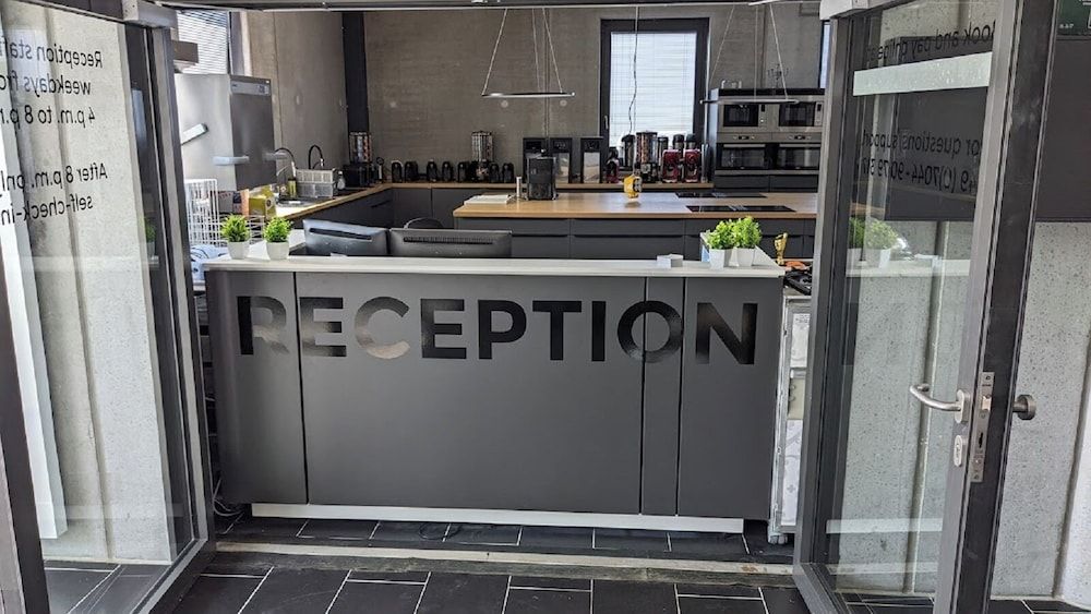 Business Motel Truck Parking A8 2