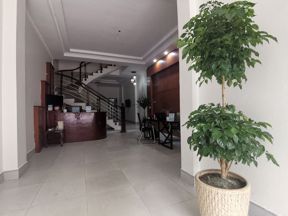 Frontier Hostel & Tours 2