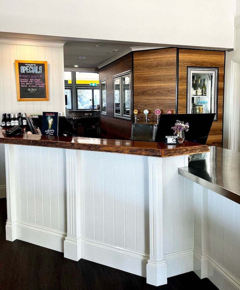 Banana Hotel Motel 2