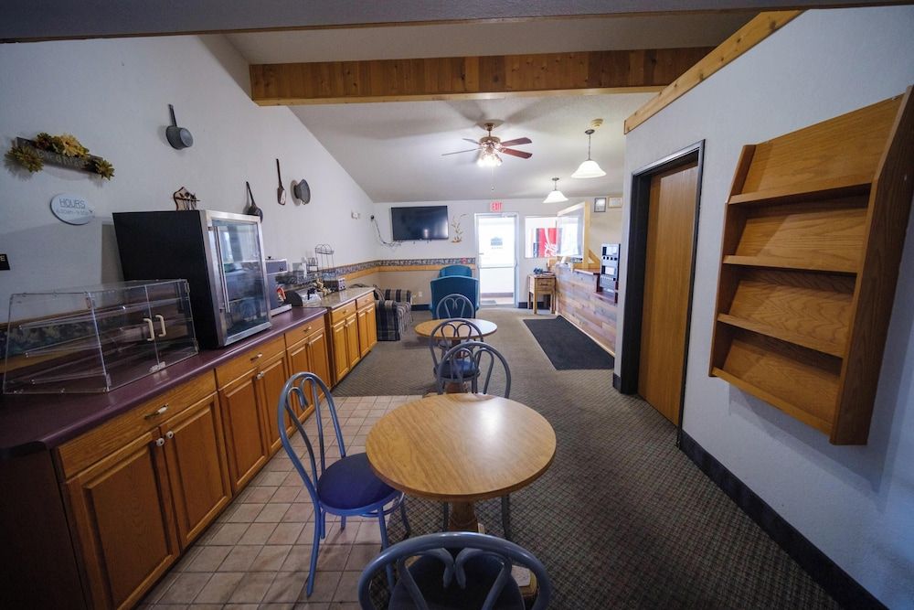 Westwood Inn & Suites Kimball I 90 2