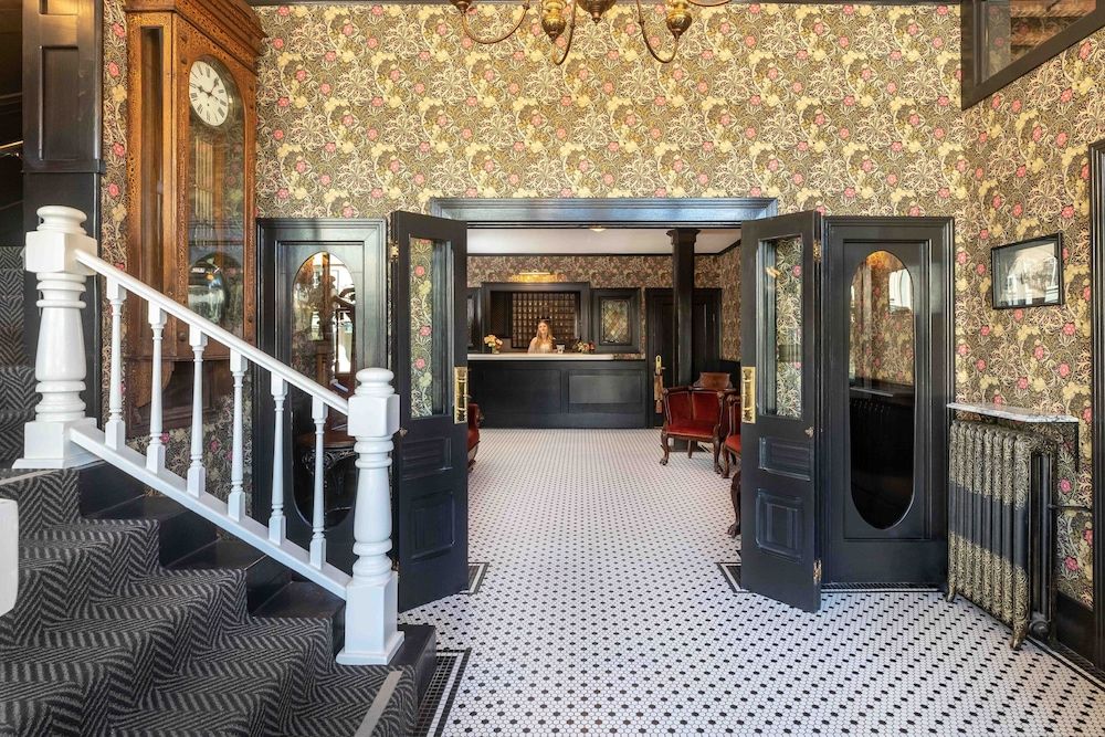 National Exchange Hotel 3